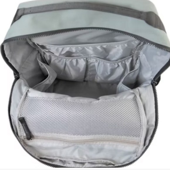 Red Rovr Diaper Bag Backpack - Picture 6 of 12